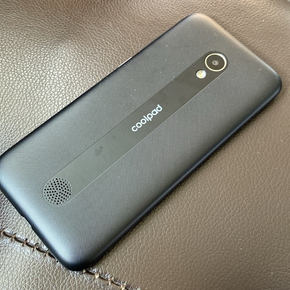 Phone - Picture 9 of 16